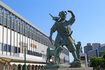 Statue of Momotaro